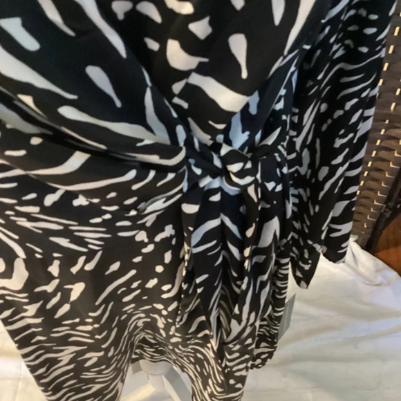 Donna Morgan Knee Legth Wrap Dress (Color: Black/Brush) - Picture 2 of 7